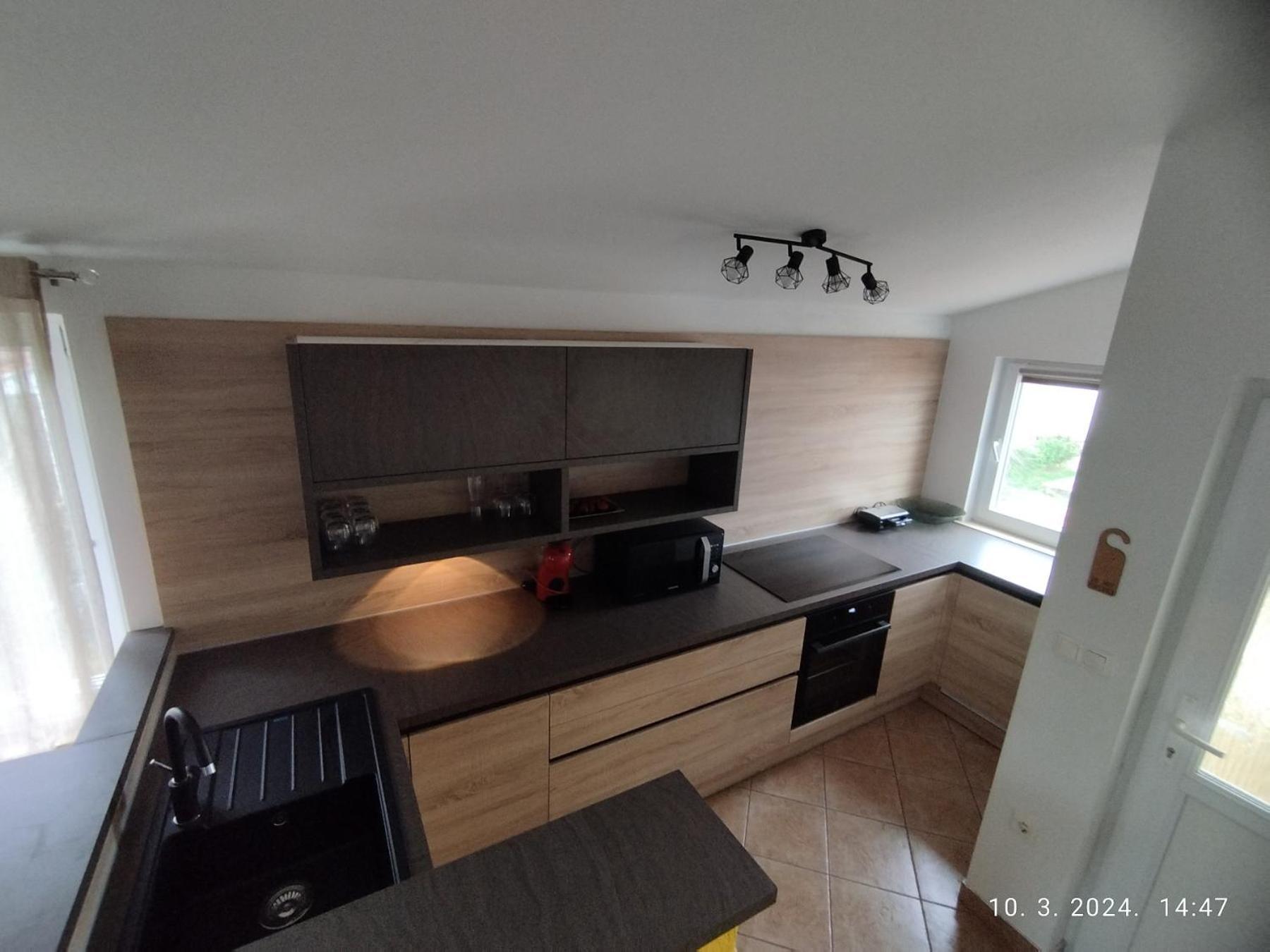 Apartment Zelena Oaza Sisan 75 M2 - 2 Bedrooms ภายนอก รูปภาพ